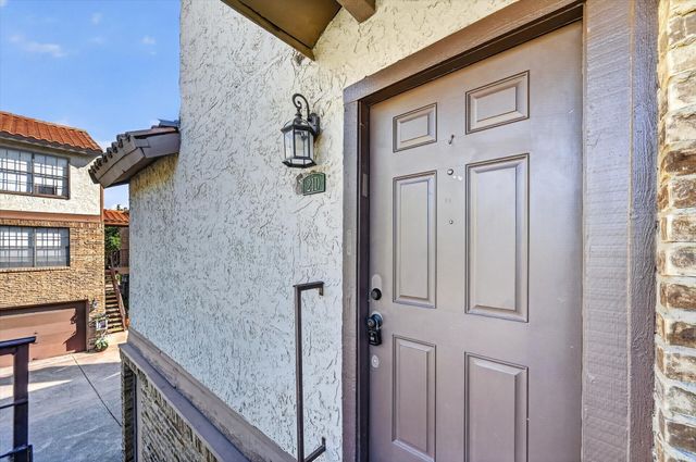 336 Melrose Drive 21D, Richardson, TX 75080