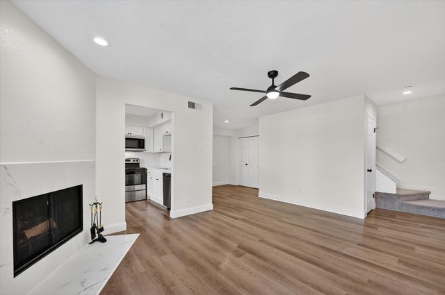 336 Melrose Drive 21D, Richardson, TX 75080