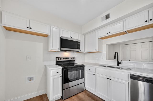 336 Melrose Drive 21D, Richardson, TX 75080