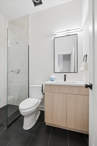 2049 N Kedzie Avenue GF, Chicago, IL 60647