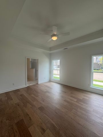 6193 Parkhaven Blvd, Hermitage, TN 37076