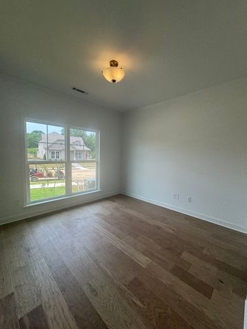 6193 Parkhaven Blvd, Hermitage, TN 37076