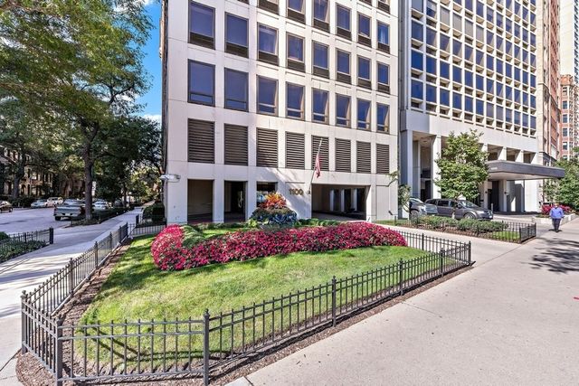 1100 N Lake Shore Drive 11B, Chicago, IL 60611