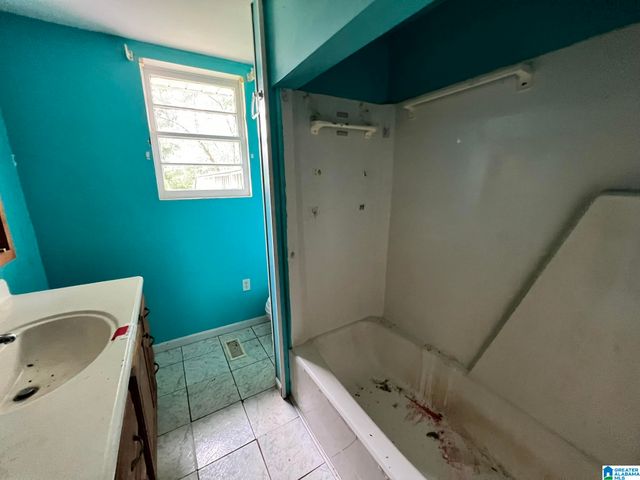 70 LEDLOW ROAD, Warrior, AL 35180