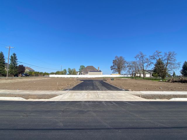 8616 W Panorama Dr, Spokane, WA 99208
