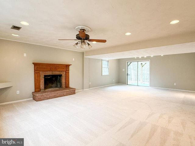 3106 HUNT RD, Oakton, VA 22124