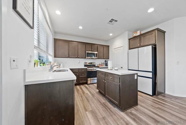 29566 Nini Ct, Winchester, CA 92596