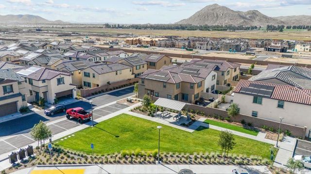 29566 Nini Ct, Winchester, CA 92596