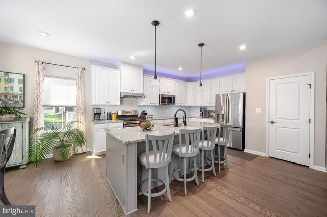 5206 MULBERRY DR, Fredericksburg, VA 22407