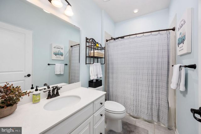 5206 MULBERRY DR, Fredericksburg, VA 22407