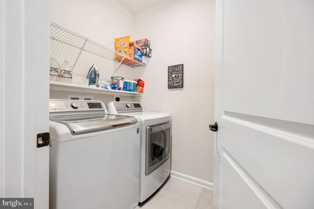 5206 MULBERRY DR, Fredericksburg, VA 22407
