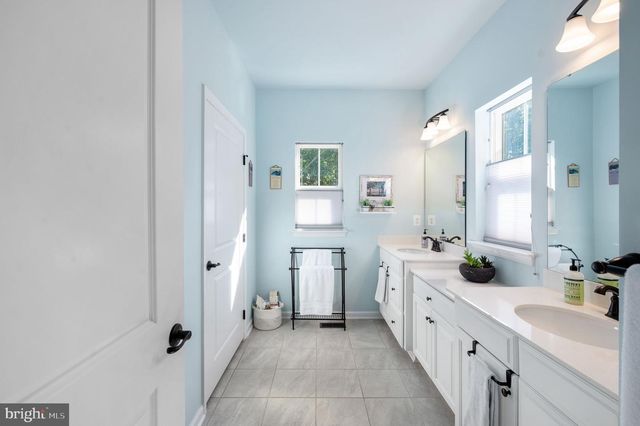 5206 MULBERRY DR, Fredericksburg, VA 22407
