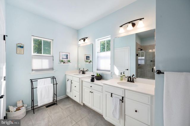 5206 MULBERRY DR, Fredericksburg, VA 22407