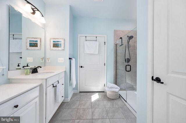 5206 MULBERRY DR, Fredericksburg, VA 22407