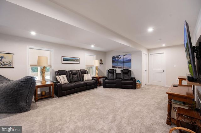 5206 MULBERRY DR, Fredericksburg, VA 22407