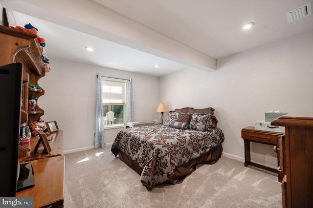 5206 MULBERRY DR, Fredericksburg, VA 22407