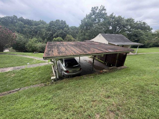 1217 Waco Rd, Huntington, WV 25701