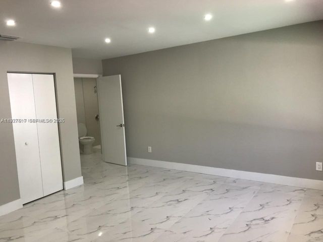 13560 NW 2nd Ave, North Miami, FL 33168