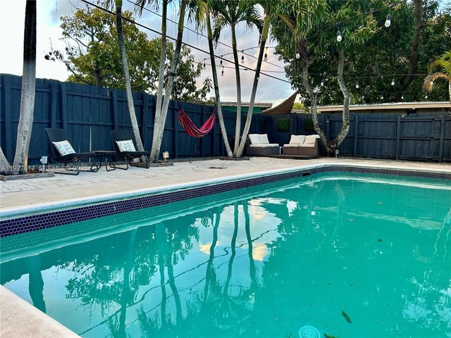 13560 NW 2nd Ave, North Miami, FL 33168