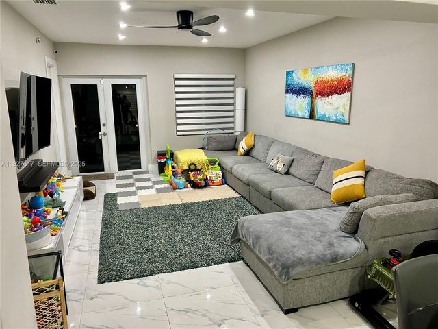 13560 NW 2nd Ave, North Miami, FL 33168