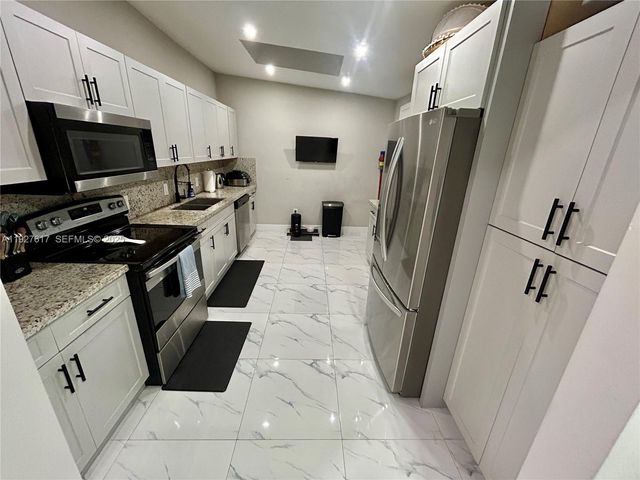 13560 NW 2nd Ave, North Miami, FL 33168