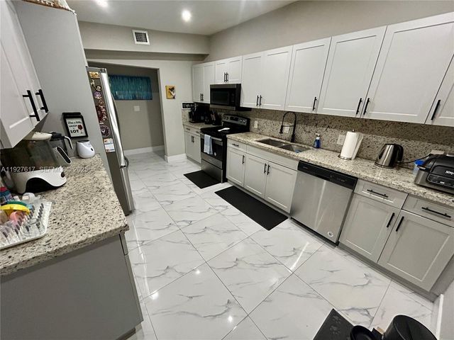 13560 NW 2nd Ave, North Miami, FL 33168