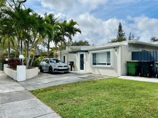 13560 NW 2nd Ave, North Miami, FL 33168