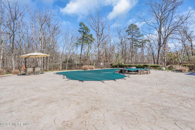 2281 Clover Hill Lane, Toms River, NJ 08755