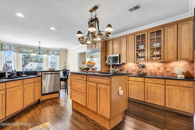 2281 Clover Hill Lane, Toms River, NJ 08755