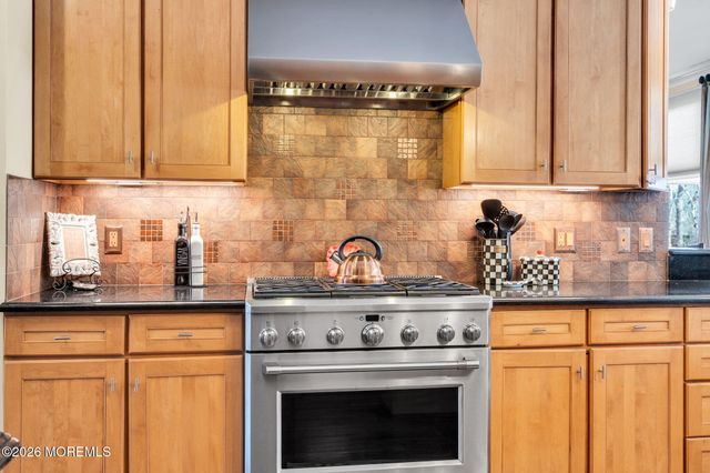2281 Clover Hill Lane, Toms River, NJ 08755