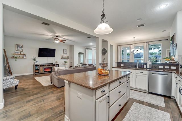 7136 DERWENT GLEN CIRCLE, Land O Lakes, FL 34637