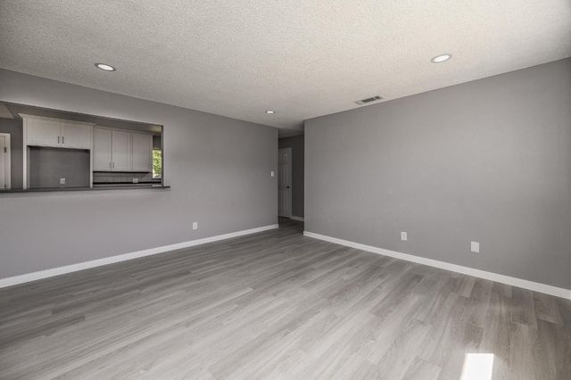 3221 Cheyenne Dr, Merced, CA 95348