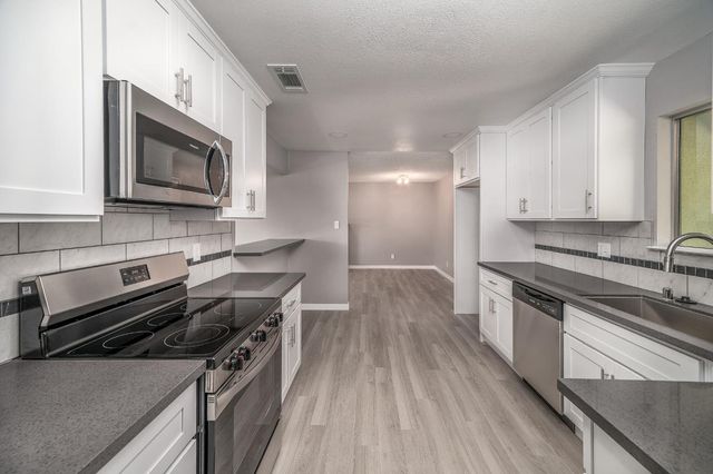 3221 Cheyenne Dr, Merced, CA 95348