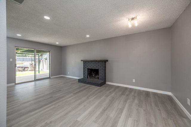 3221 Cheyenne Dr, Merced, CA 95348