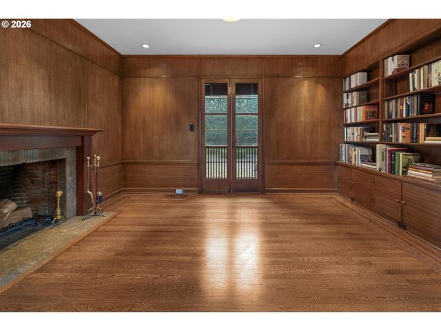 1490 Sw CLIFTON St, Portland, OR 97201