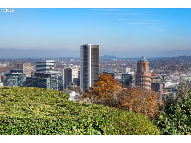 1490 Sw CLIFTON St, Portland, OR 97201