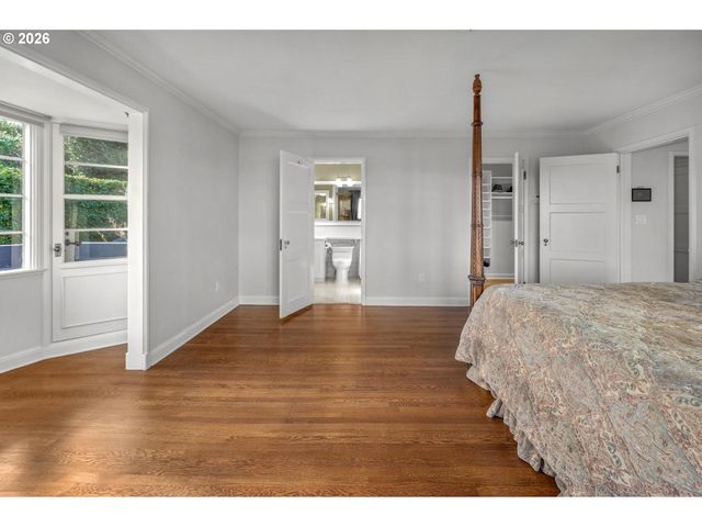 1490 Sw CLIFTON St, Portland, OR 97201