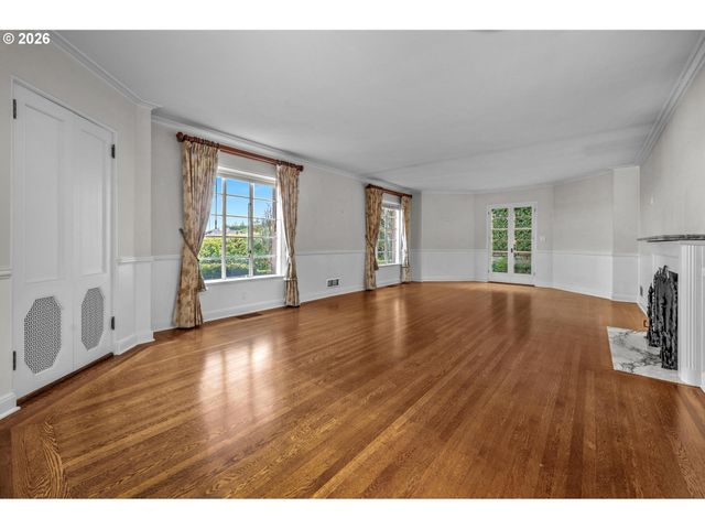 1490 Sw CLIFTON St, Portland, OR 97201