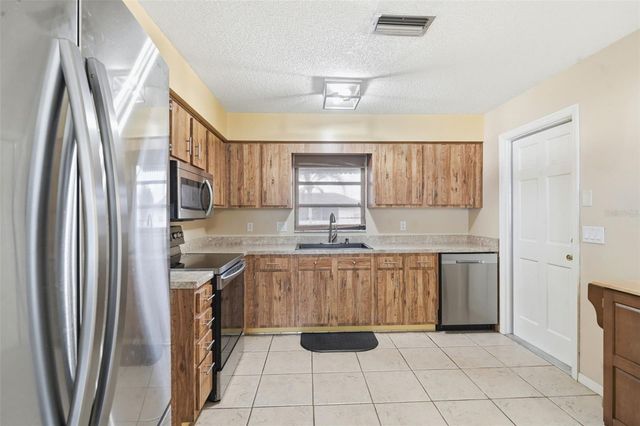 1020 ADIRONDACK STREET, Deltona, FL 32725