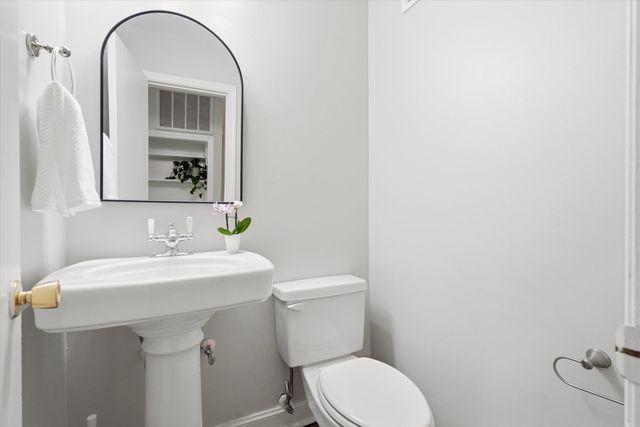 933 Cottingham Drive, Mount Pleasant, SC 29464