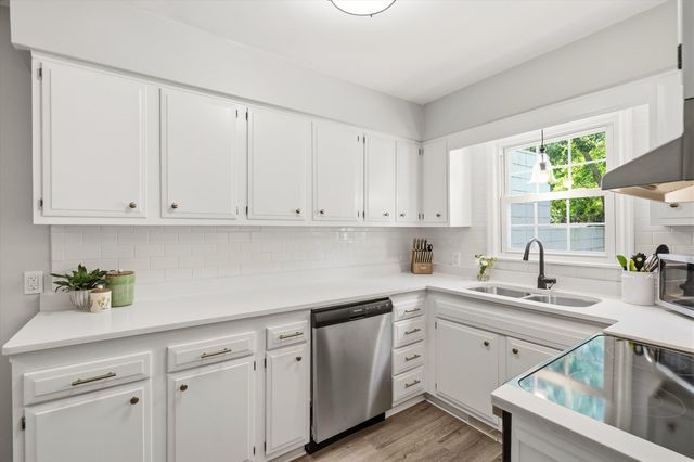 933 Cottingham Drive, Mount Pleasant, SC 29464