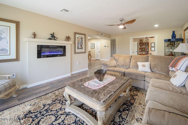 9605 W BRIARWOOD Circle, Sun City, AZ 85351