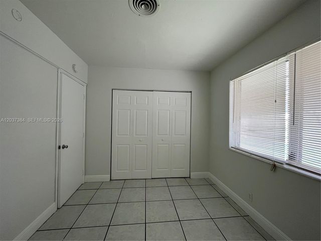 240 NW 48th Ct, Oakland Park, FL 33309