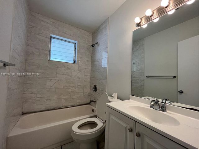 240 NW 48th Ct, Oakland Park, FL 33309