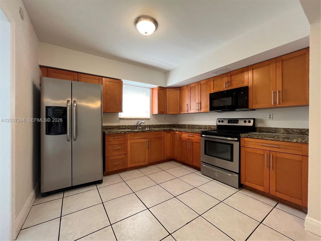 240 NW 48th Ct, Oakland Park, FL 33309