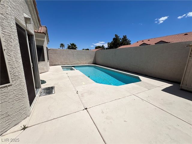 8901 Clear Blue Drive, Las Vegas, NV 89117