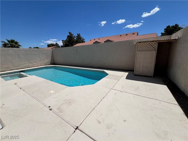 8901 Clear Blue Drive, Las Vegas, NV 89117