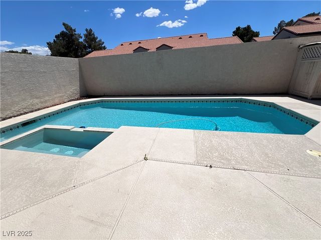 8901 Clear Blue Drive, Las Vegas, NV 89117