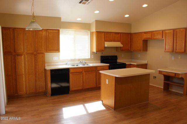 807 W Kesler Lane, Chandler, AZ 85225
