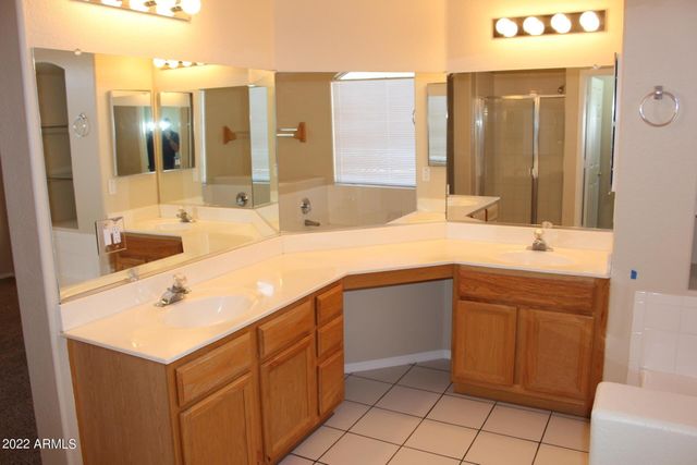 807 W Kesler Lane, Chandler, AZ 85225